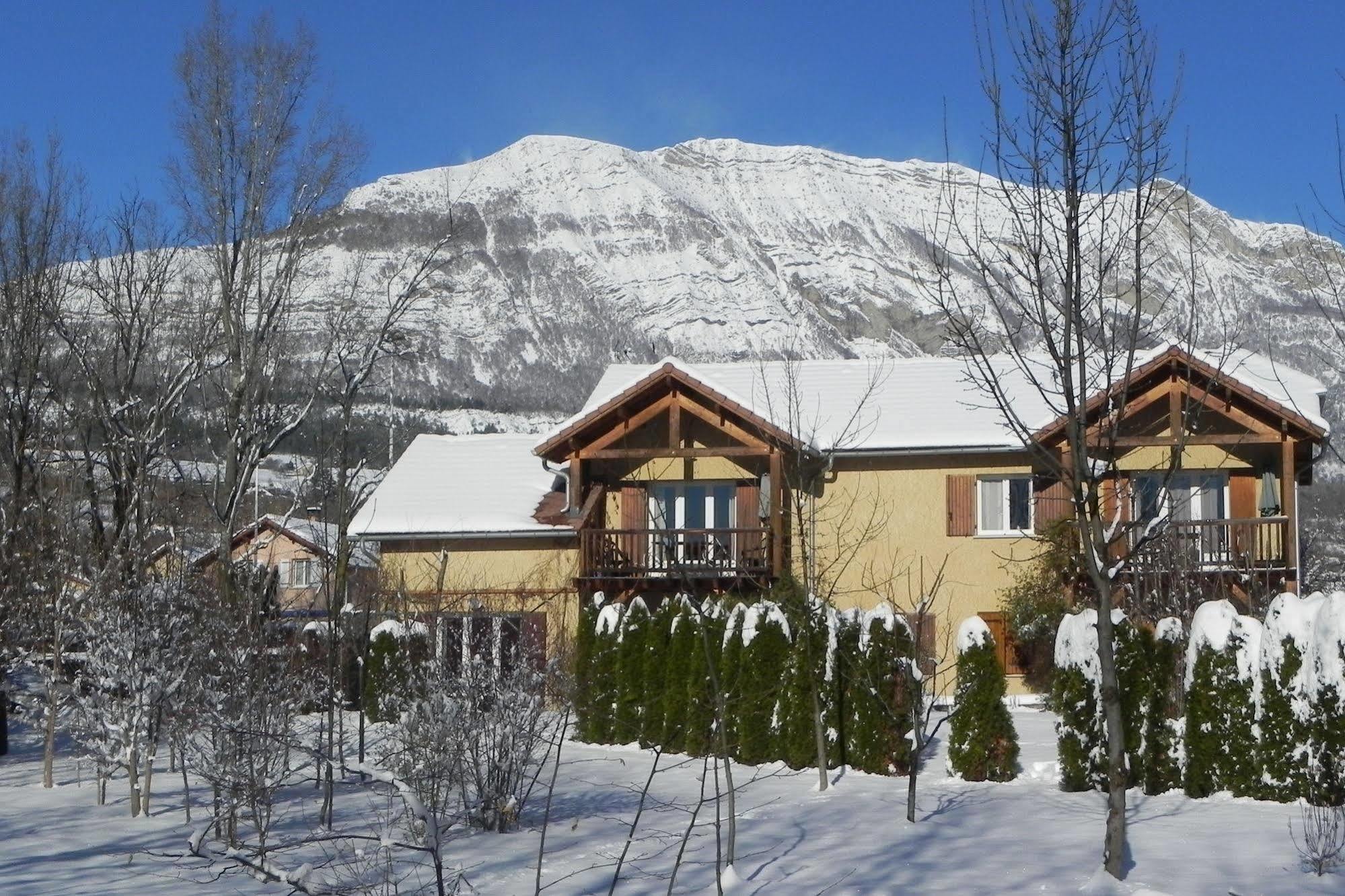 A La Petite Maison Gap Exterior photo